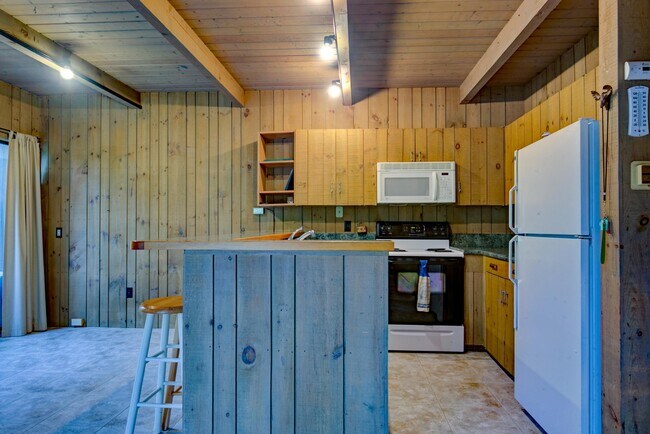 Building Photo - 73 Kearsarge Woods Ln