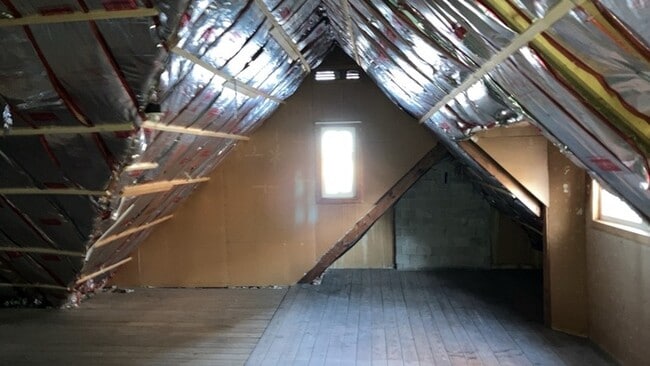 Building Photo - 1076 Sherwood Dr