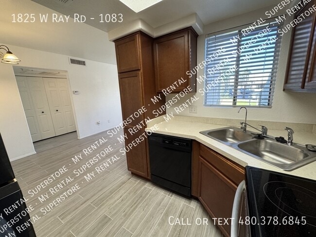 Building Photo - 1825 W Ray Rd