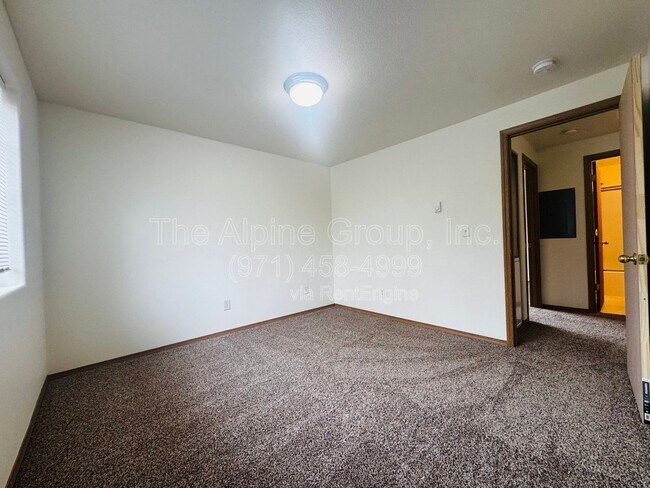 Building Photo - 8314 SE Yamhill St