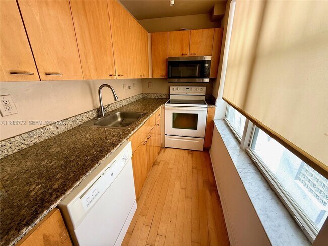 Building Photo - 1528 Drexel Ave