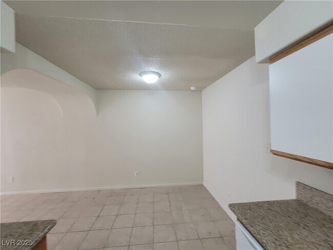 Building Photo - 1608 N Torrey Pines Dr