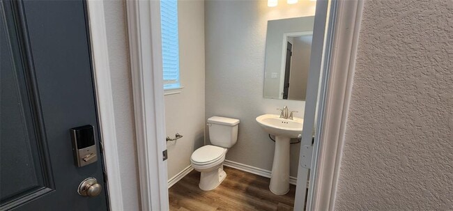 Building Photo - 340 Banyon Dr