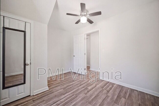 Building Photo - 864 W 36th St