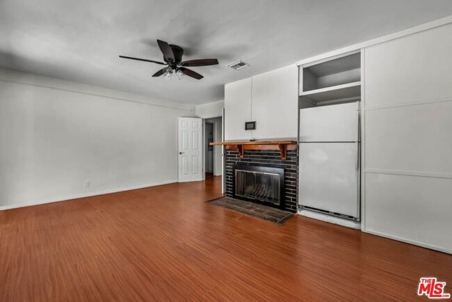 Building Photo - 7318 W 88th St