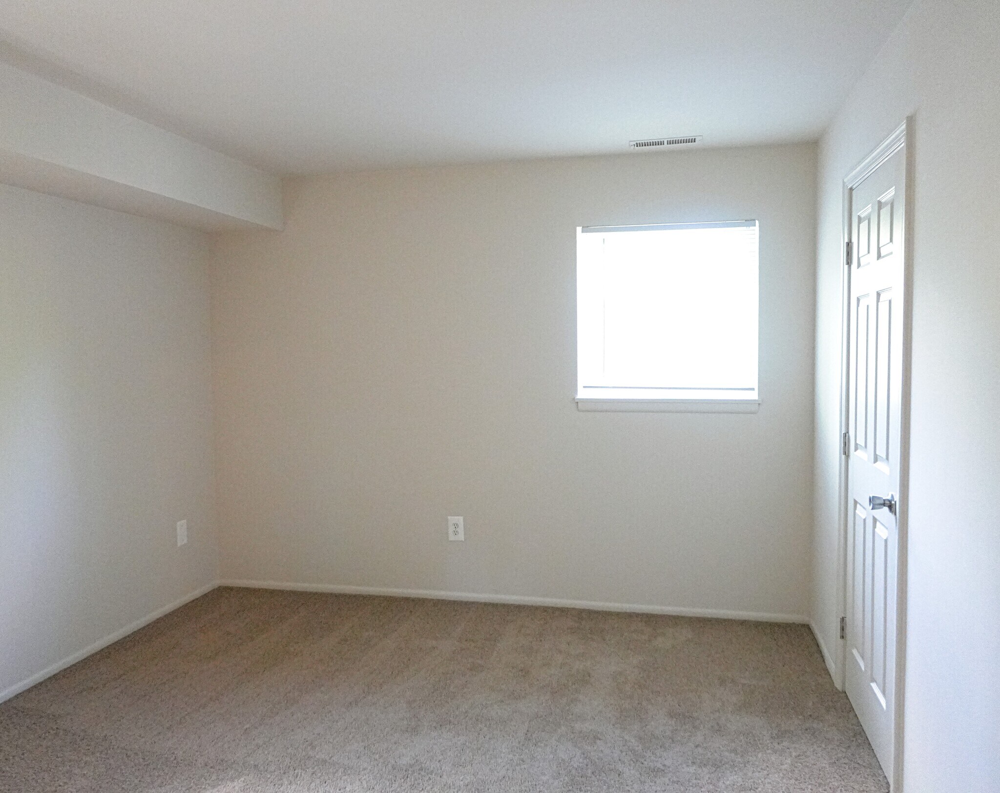 Building Photo - 1661 N Forest Park Ave