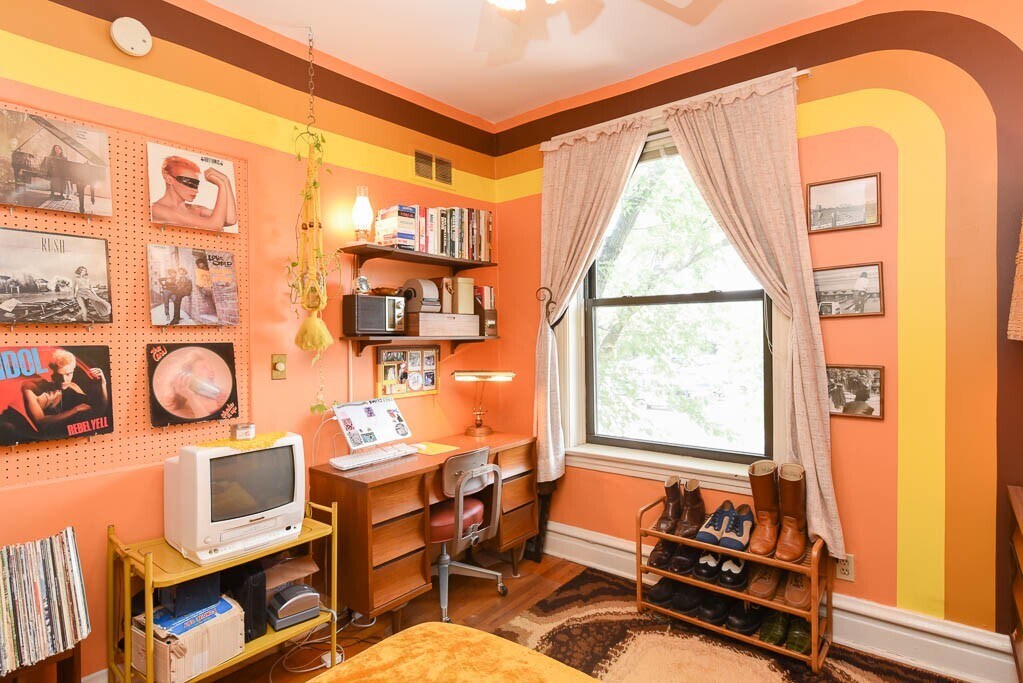 Building Photo - 2819 W Shakespeare Ave