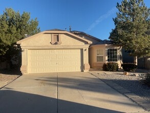 Building Photo - 529 Sunny Meadows Dr NE