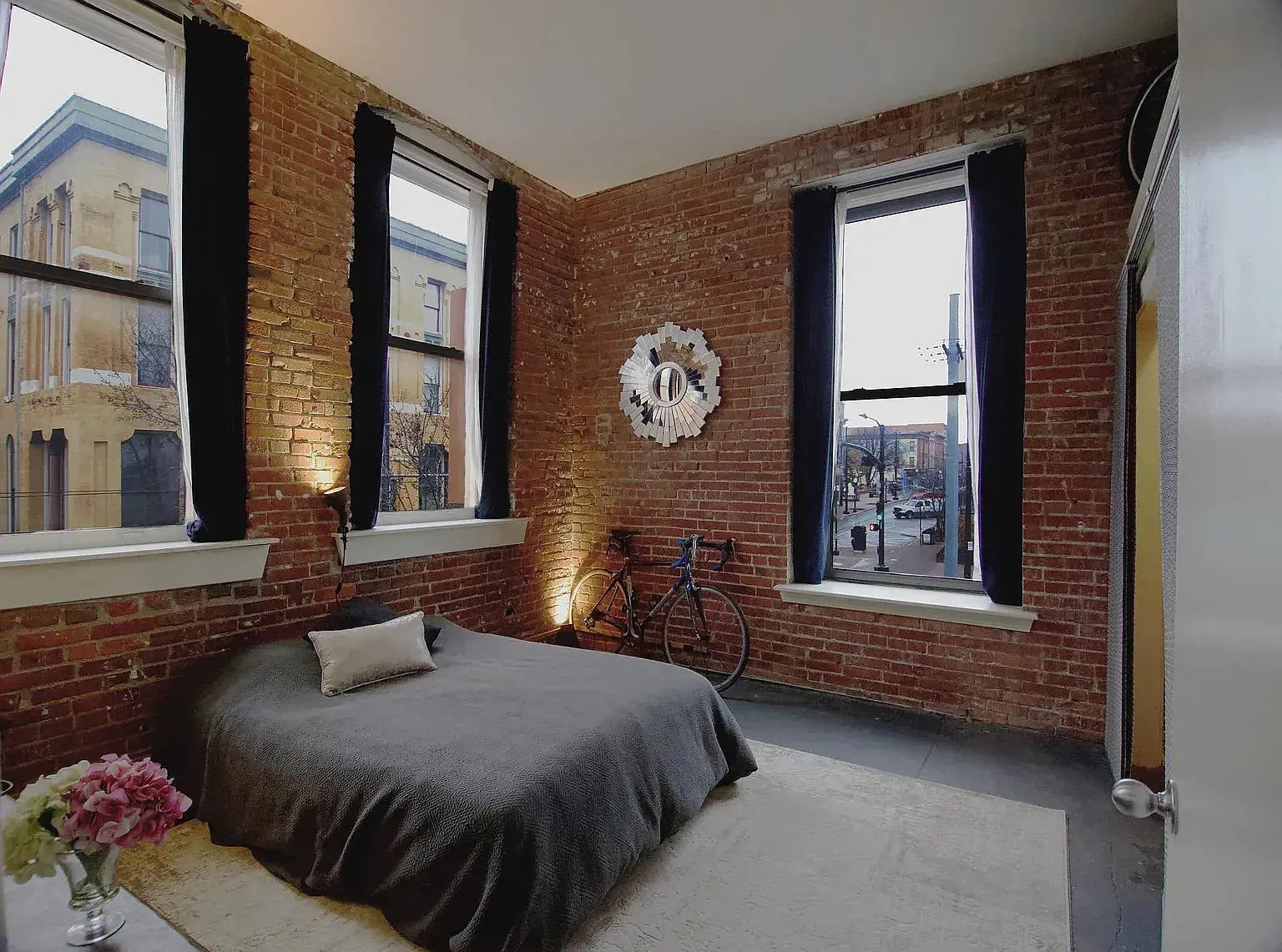 Building Photo - 509 DELAWARE St