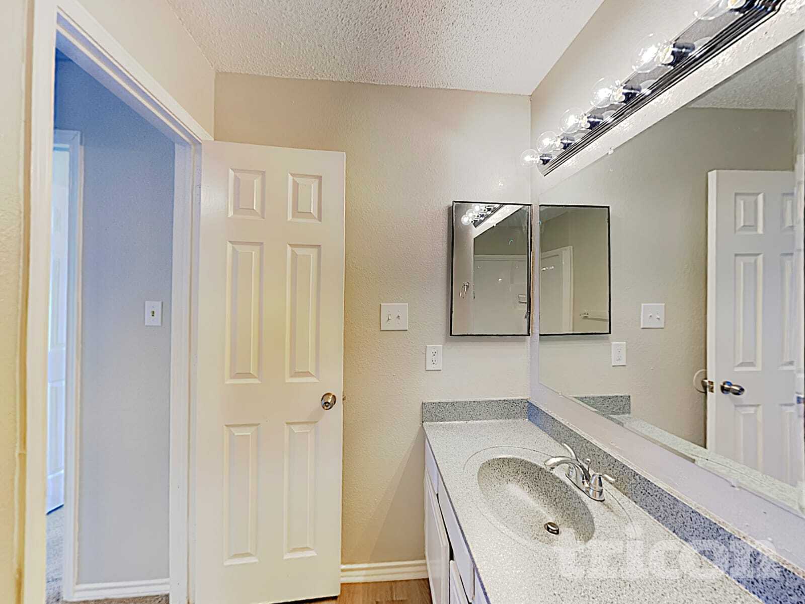 Building Photo - 217 Chamblin Dr