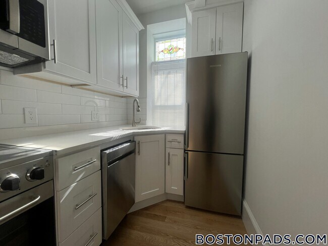 Building Photo - 175 Hemenway St