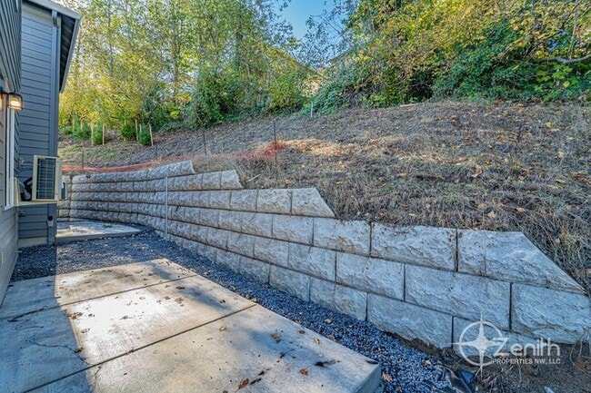 Building Photo - 4916 NE 2nd Ct