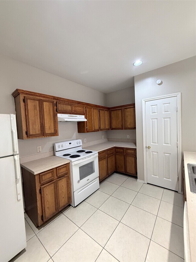 Building Photo - 12818 Magenta Oaks