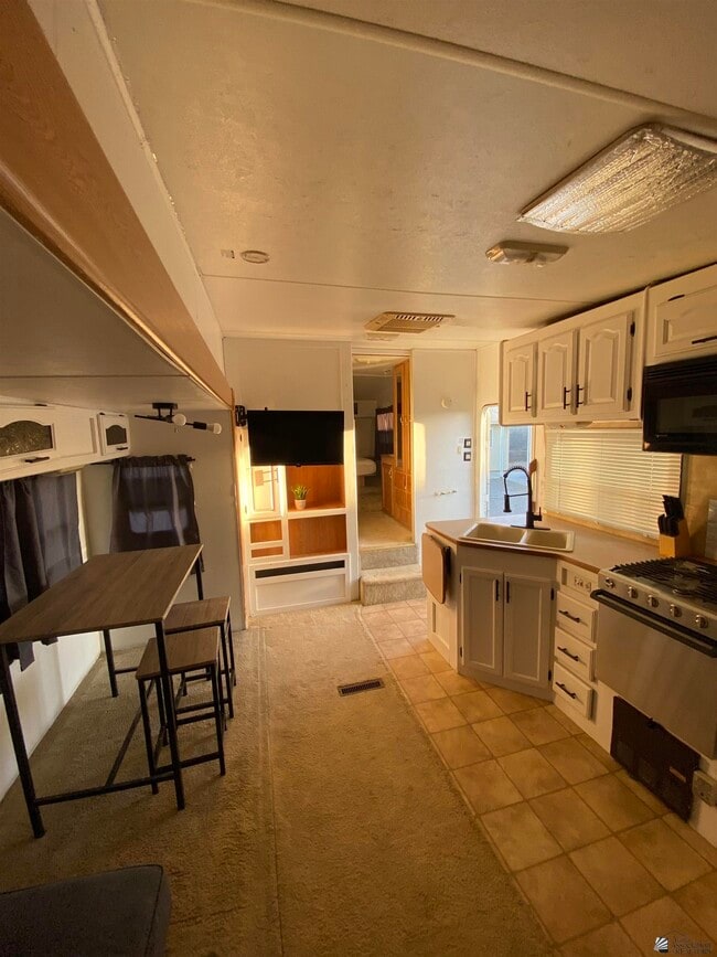 Building Photo - 12617 E 46th Dr