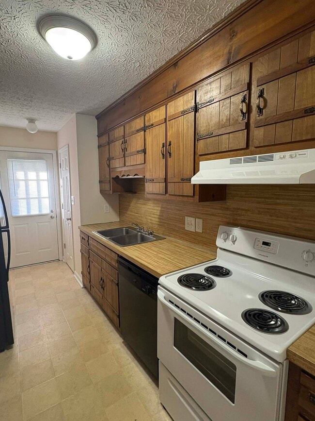 Building Photo - 1622 Flanigan Ct