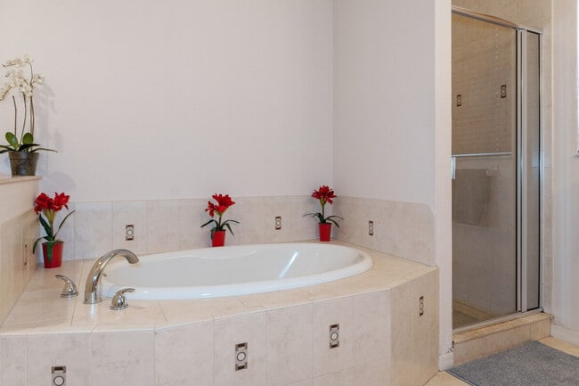 Building Photo - 4765 S Amstel Dr