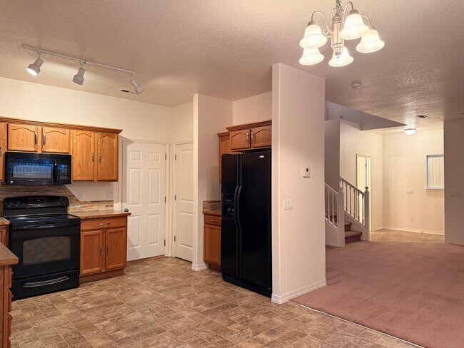 Building Photo - Home in the Landings