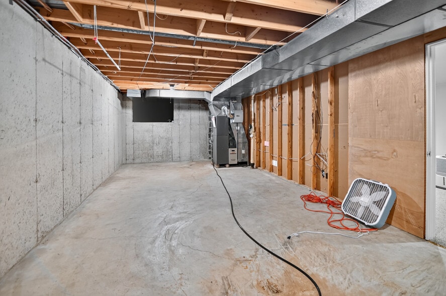 Building Photo - 579 East View Rd