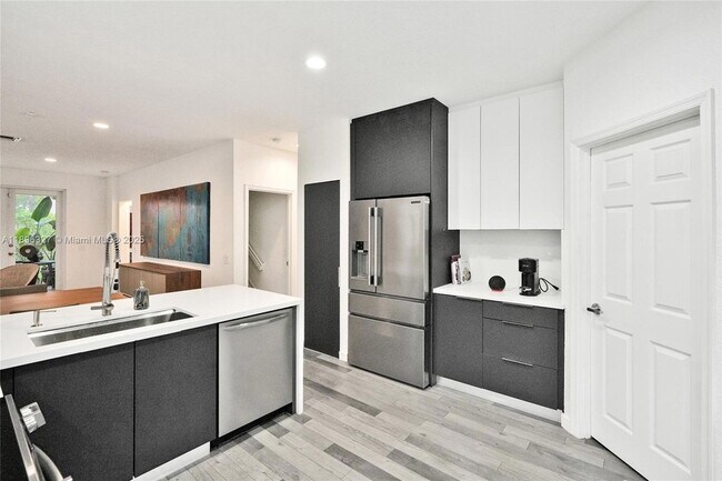 Building Photo - 1725 Winterberry Ln