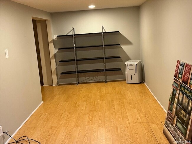 Building Photo - 22 W 1st St