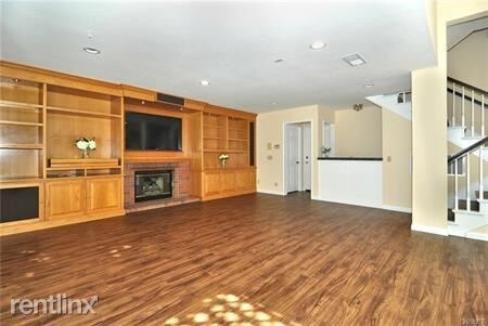 Building Photo - 7252 Elmsbury Ln