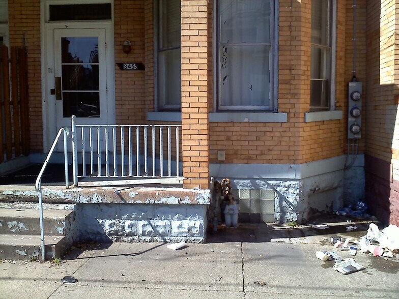 Building Photo - 3453 Ward St