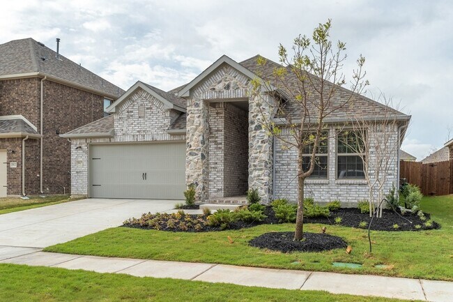 Building Photo - 5917 Bellflower Dr