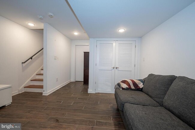 Building Photo - 1326 N Mascher St