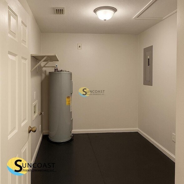 Building Photo - 481 Nitram Ave