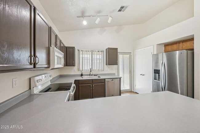 Building Photo - 15649 W Magnolia St