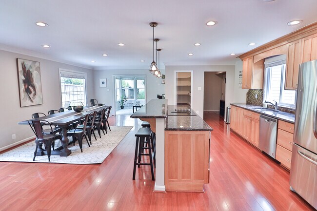Building Photo - 9633 Cinnamon Creek Dr