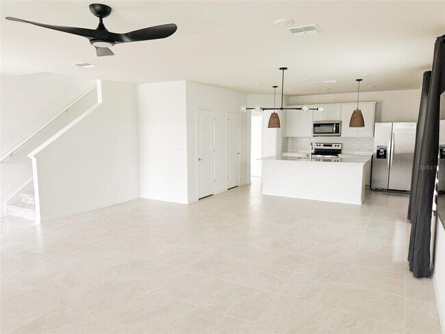 Building Photo - 1889 Summer Serenity Dr