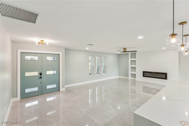 Primary Photo - 3701 SE 17th Pl