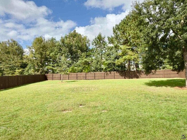 Building Photo - 408 Hawk's Nest Dr