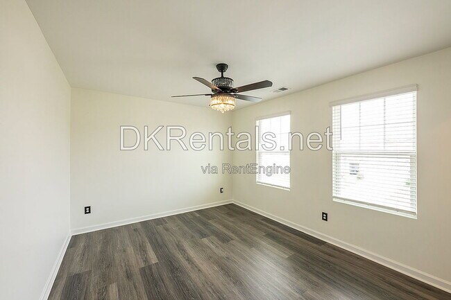 Building Photo - 126 Verona Dr NW