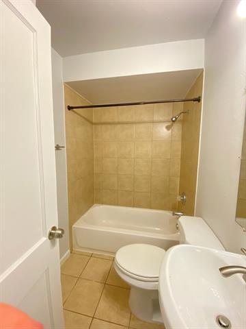 Building Photo - 2322 Fenwick Dr