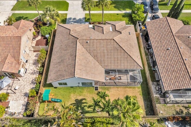 Building Photo - 9585 Carousel Cir S