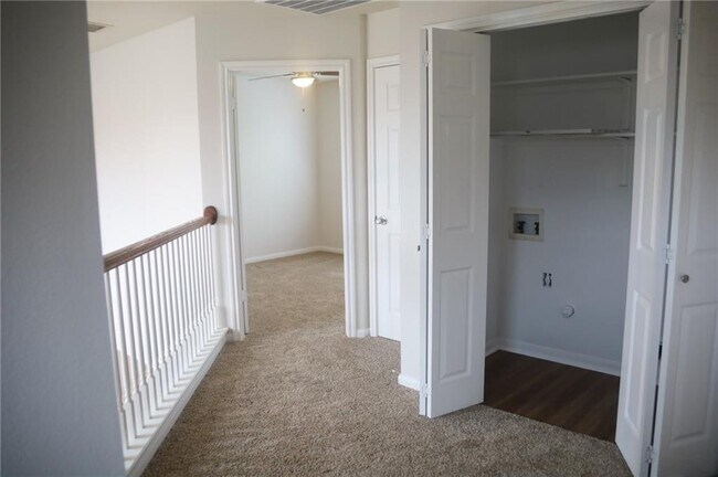 Building Photo - 830 Lone Star Dr