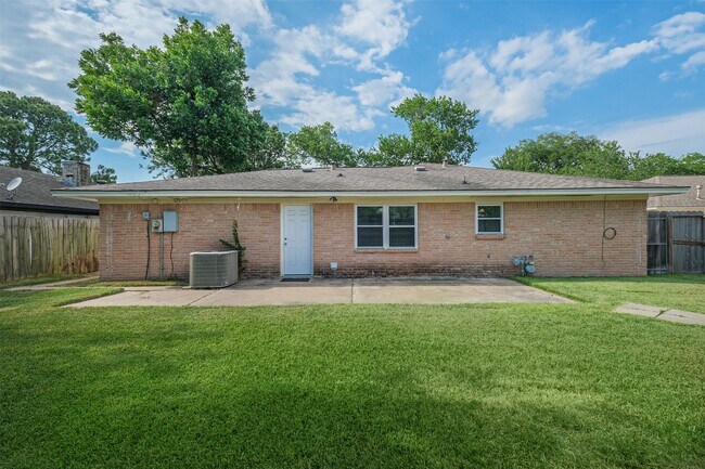 Building Photo - 12919 Westella Dr