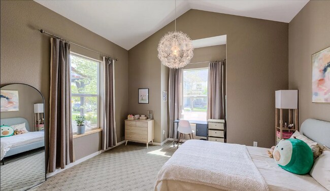 Building Photo - AMAZING LOCATION 5 Bed 4 Bath Home in Loui...