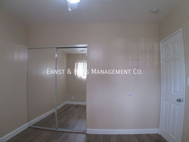 Building Photo - Wonderful 1 Bedroom Apartment with Most Ut...