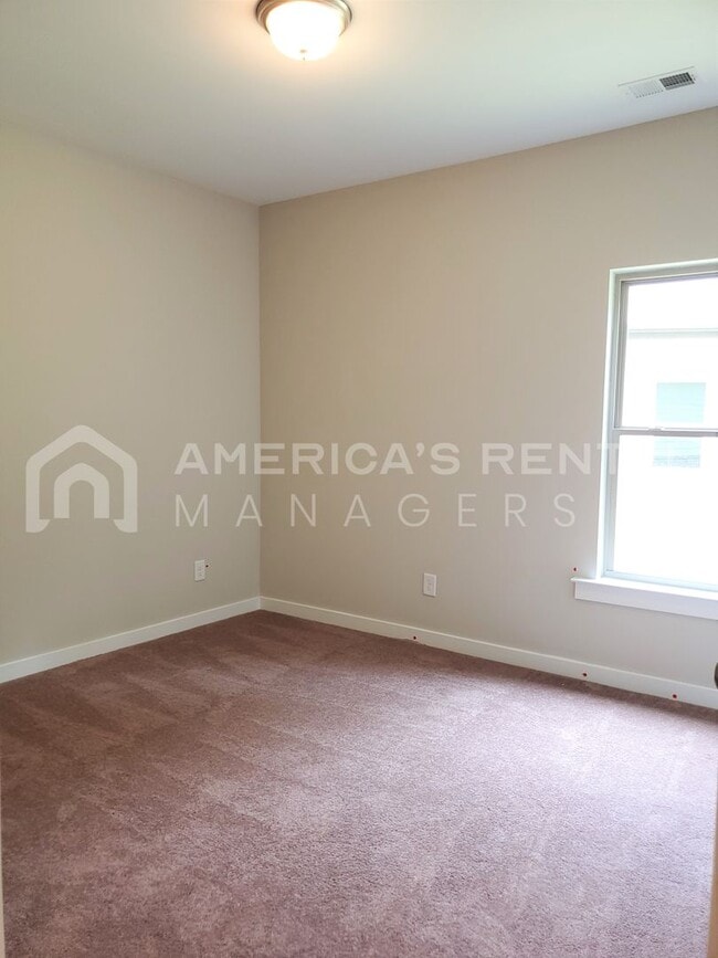 Building Photo - Home for Rent in Clanton, AL! Available to...