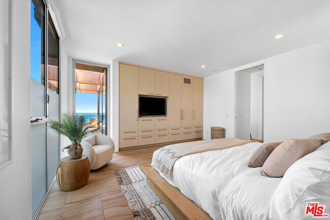 Building Photo - 25102 Malibu Rd