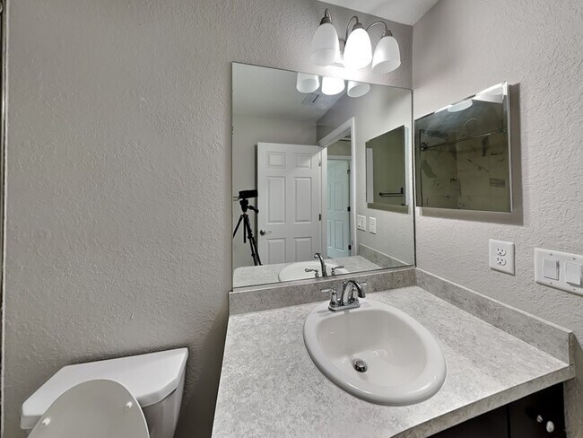 Building Photo - 1984 W Magenta Dr