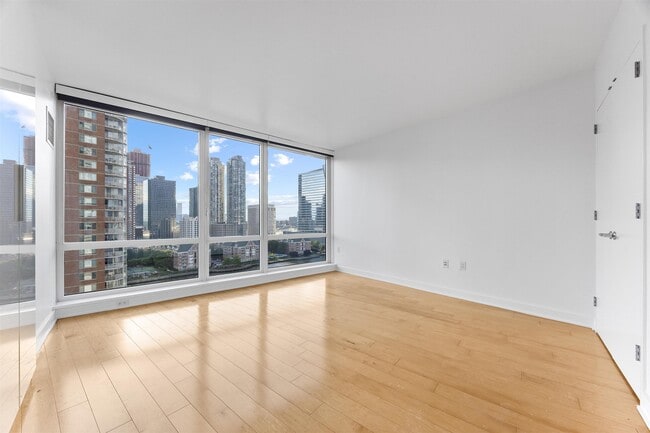 Building Photo - 2 2nd St