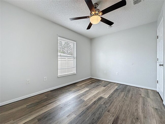 Building Photo - 413 Mulberry Ct