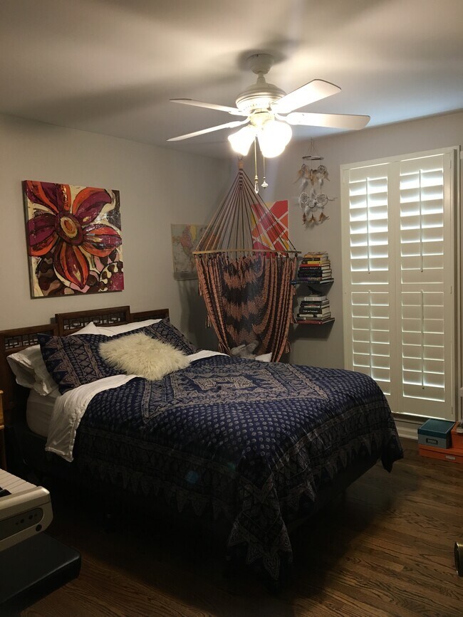 Building Photo - 705 Spring House Circle