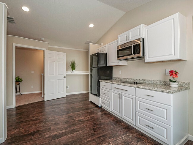 Building Photo - 1750 Berkshire Cir SW