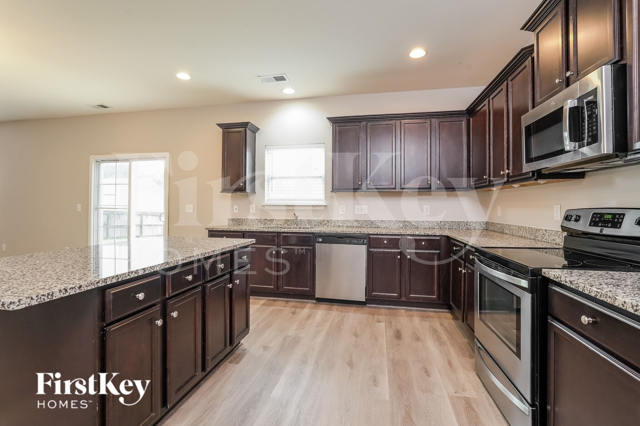 Building Photo - 3283 Grandview Club Rd