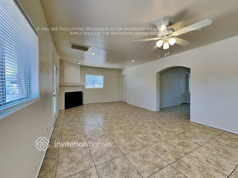 Building Photo - 6118 W Hollyhock Dr